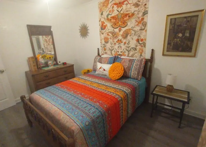 Welcome To Pineapple House! Pensacola